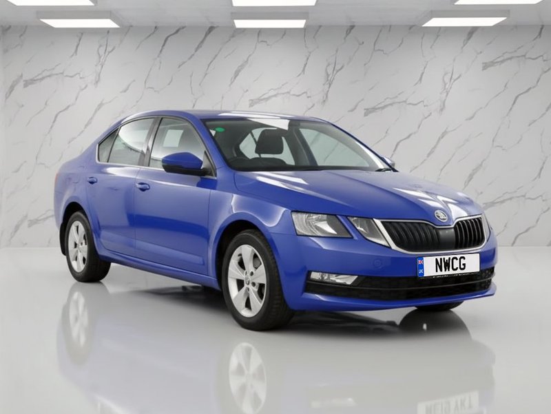 2019 Škoda Octavia in blue — photo 1 of 11