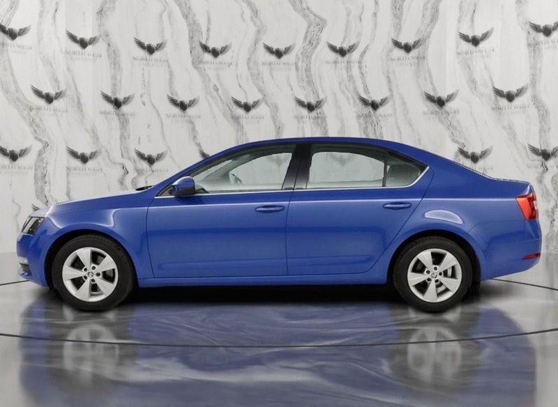 2019 Škoda Octavia in blue — photo 8 of 14
