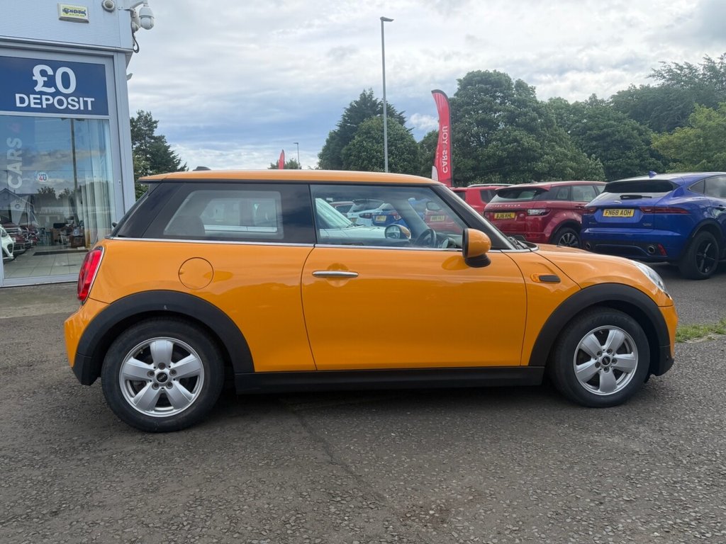 2015 Mini Hatch thumbnail 8