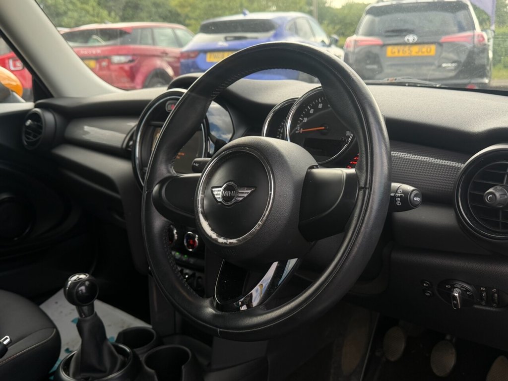 2015 Mini Hatch thumbnail 10
