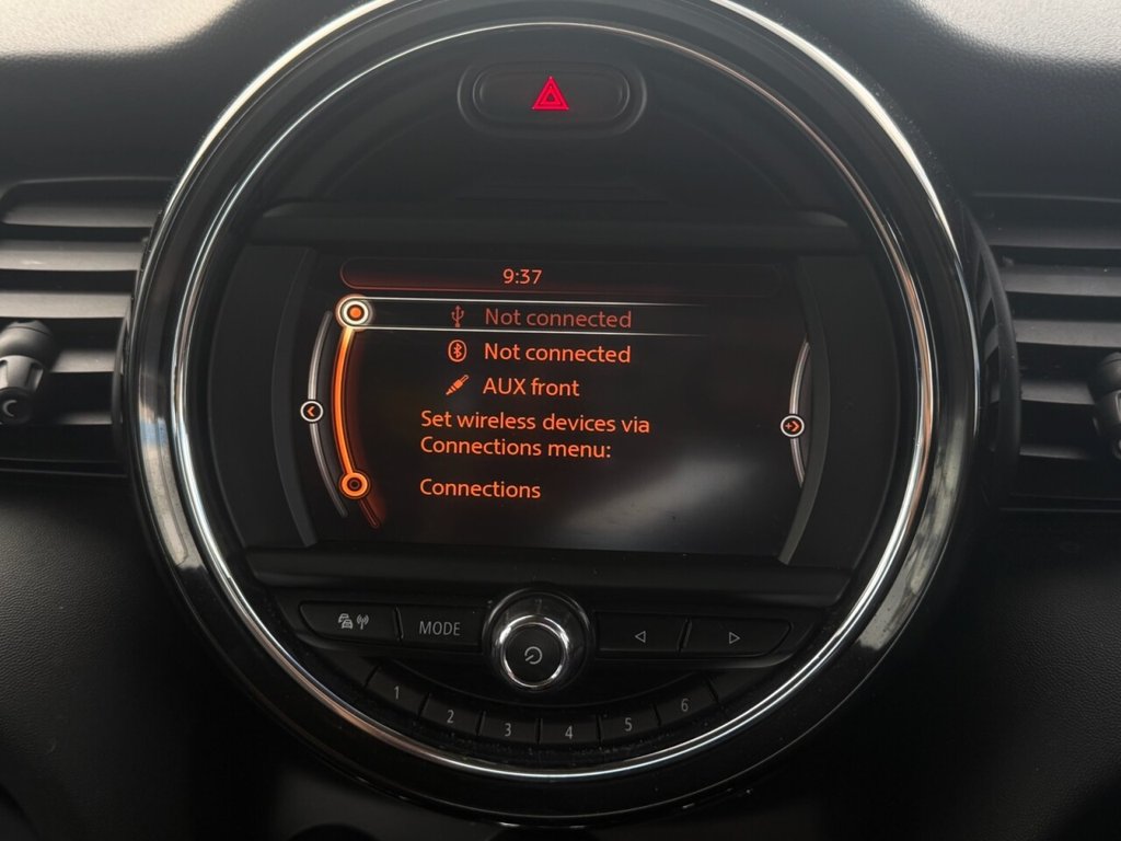 2015 Mini Hatch thumbnail 12