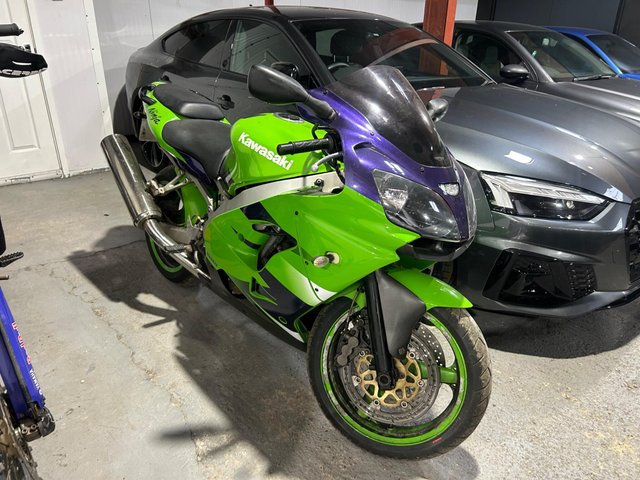 View our KAWASAKI ZX-9R