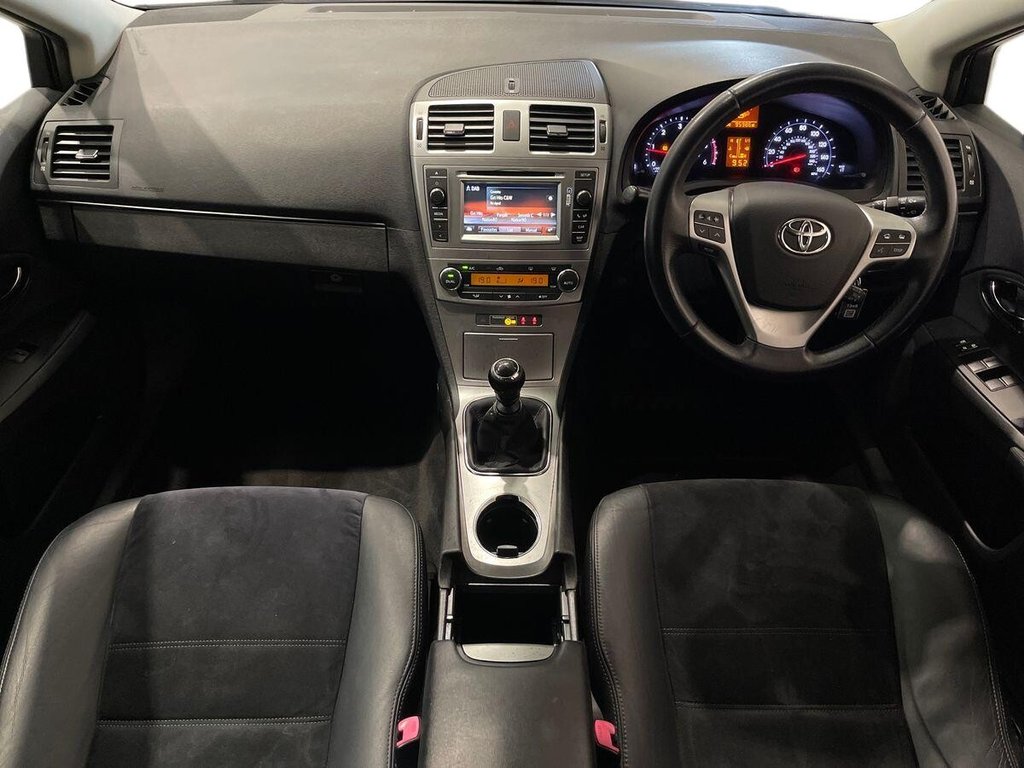 USED 2015 15 TOYOTA AVENSIS 2.0 D-4D Icon Business Edition Tourer 5dr Diesel Manual Euro 5 (126 ps) Sat Nav