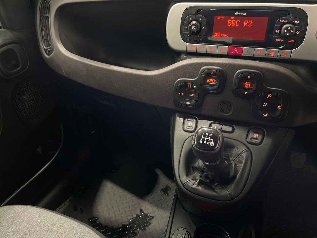 USED 2019 19 FIAT PANDA 0.9 TwinAir Cross Hatchback 5dr Petrol Manual Euro 6 (s/s) (90 bhp) GREAT SERVICE HISTORY BUY CONFIDENT