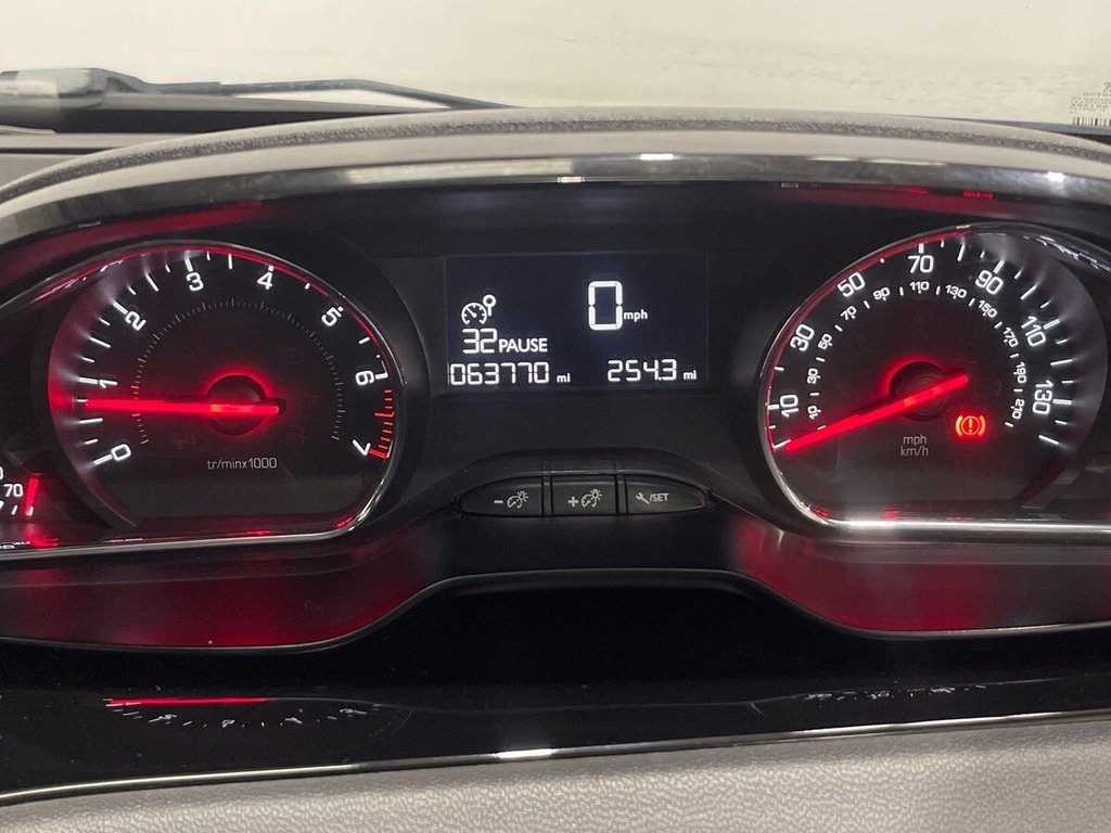 USED 2013 63 PEUGEOT 208 1.2 VTi Active Hatchback 5dr Petrol Manual Euro 5 (82 ps) DAB RADIO