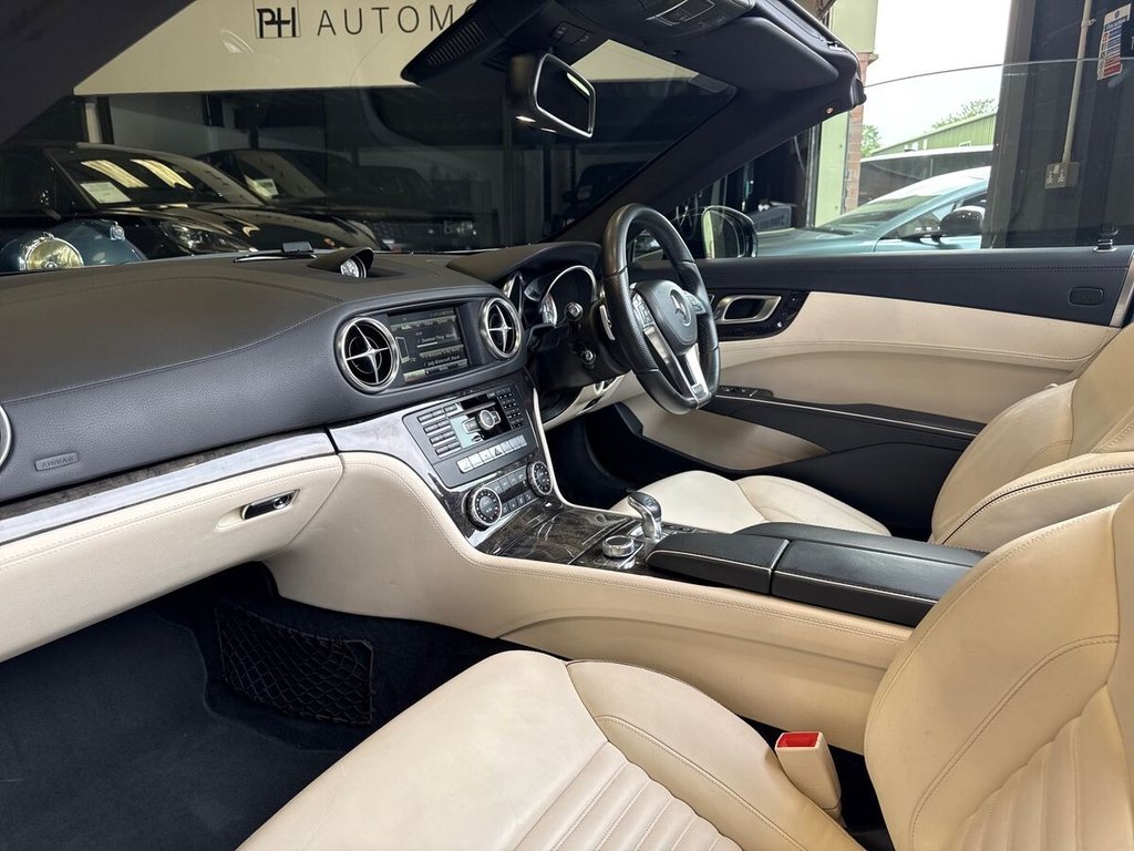 USED 2014 02 MERCEDES-BENZ SL 3.0 SL400 AMG Sport Convertible 2dr Petrol G-Tronic Euro 6 (s/s) (333 ps) GLASS ROOF|NAPPA LEATHER|HK