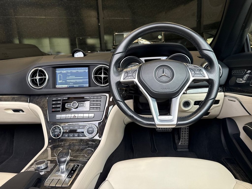 USED 2014 02 MERCEDES-BENZ SL 3.0 SL400 AMG Sport Convertible 2dr Petrol G-Tronic Euro 6 (s/s) (333 ps) GLASS ROOF|NAPPA LEATHER|HK