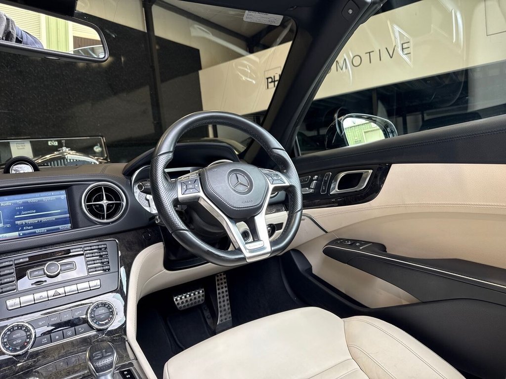 USED 2014 02 MERCEDES-BENZ SL 3.0 SL400 AMG Sport Convertible 2dr Petrol G-Tronic Euro 6 (s/s) (333 ps) GLASS ROOF|NAPPA LEATHER|HK