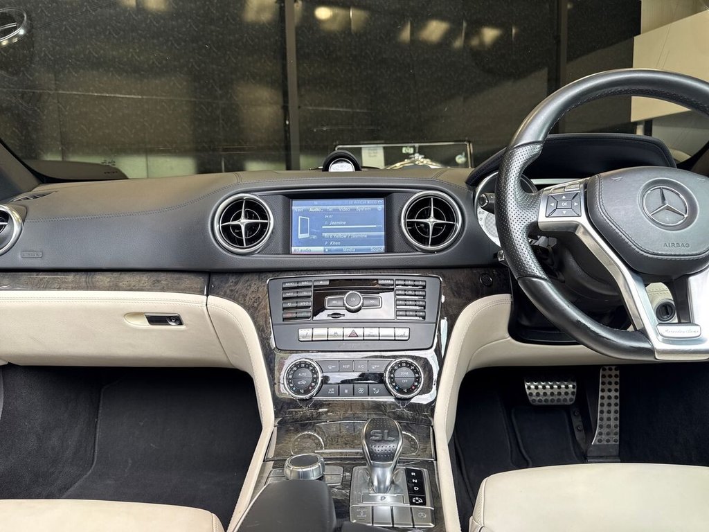 USED 2014 02 MERCEDES-BENZ SL 3.0 SL400 AMG Sport Convertible 2dr Petrol G-Tronic Euro 6 (s/s) (333 ps) GLASS ROOF|NAPPA LEATHER|HK