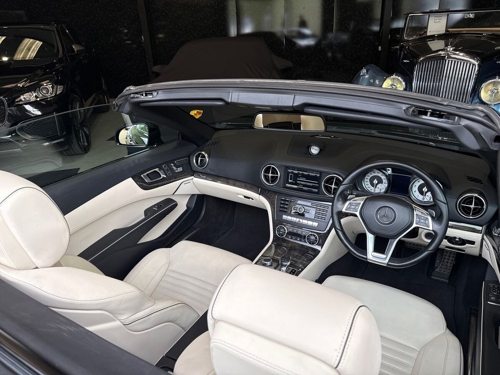 USED 2014 02 MERCEDES-BENZ SL 3.0 SL400 AMG Sport Convertible 2dr Petrol G-Tronic Euro 6 (s/s) (333 ps) GLASS ROOF|NAPPA LEATHER|HK