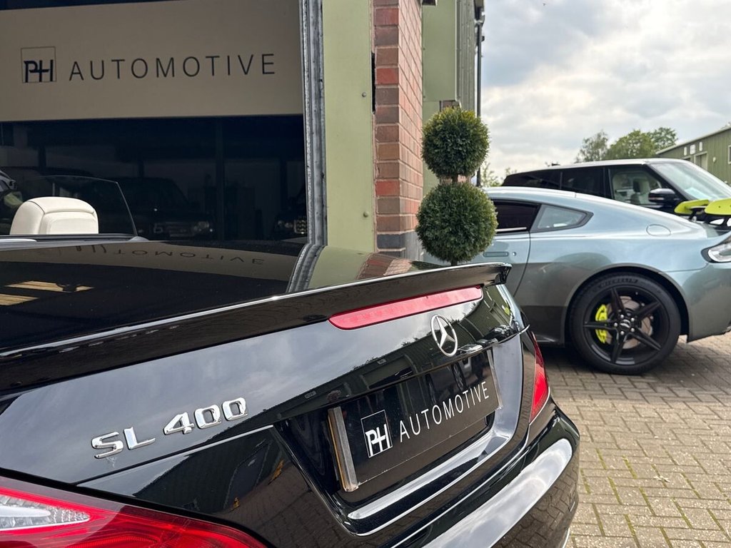 USED 2014 02 MERCEDES-BENZ SL 3.0 SL400 AMG Sport Convertible 2dr Petrol G-Tronic Euro 6 (s/s) (333 ps) GLASS ROOF|NAPPA LEATHER|HK