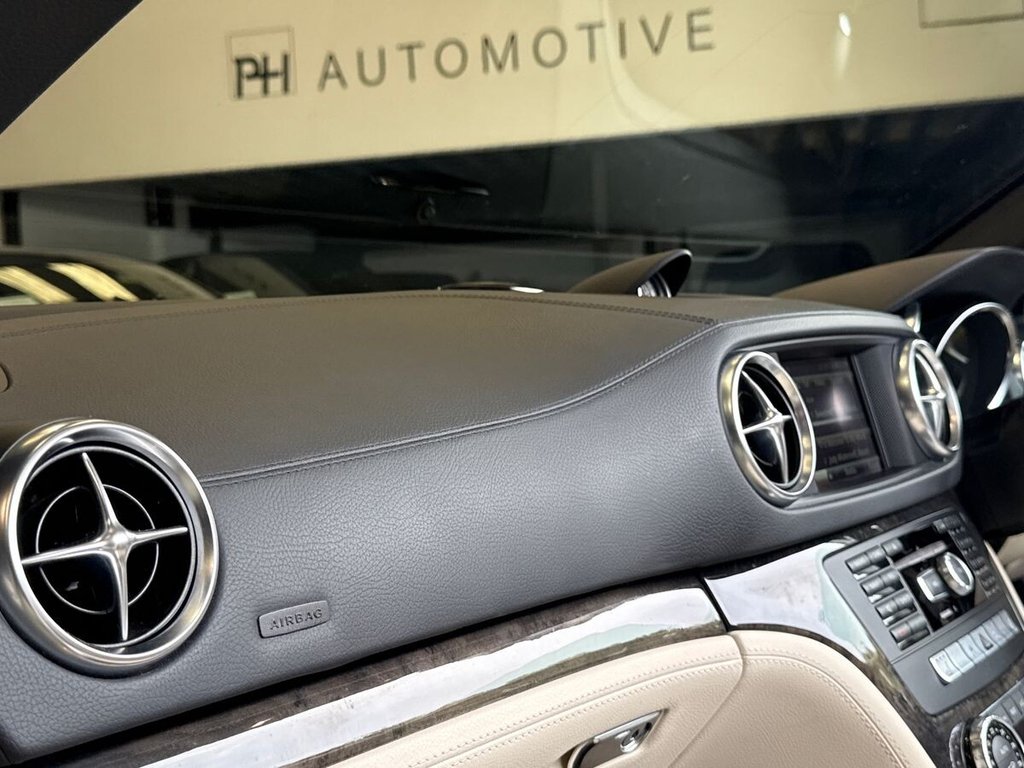 USED 2014 02 MERCEDES-BENZ SL 3.0 SL400 AMG Sport Convertible 2dr Petrol G-Tronic Euro 6 (s/s) (333 ps) GLASS ROOF|NAPPA LEATHER|HK
