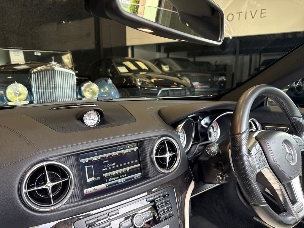 USED 2014 02 MERCEDES-BENZ SL 3.0 SL400 AMG Sport Convertible 2dr Petrol G-Tronic Euro 6 (s/s) (333 ps) GLASS ROOF|NAPPA LEATHER|HK