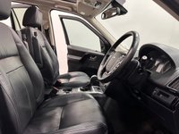 USED 2014 14 LAND ROVER FREELANDER 2 2.2 SD4 HSE Lux SUV 5dr Diesel CommandShift 4WD Euro 5 (190 ps) Hosting a generous specification SD4 HSE LUX Commandshift 4wd at Alpha Cars