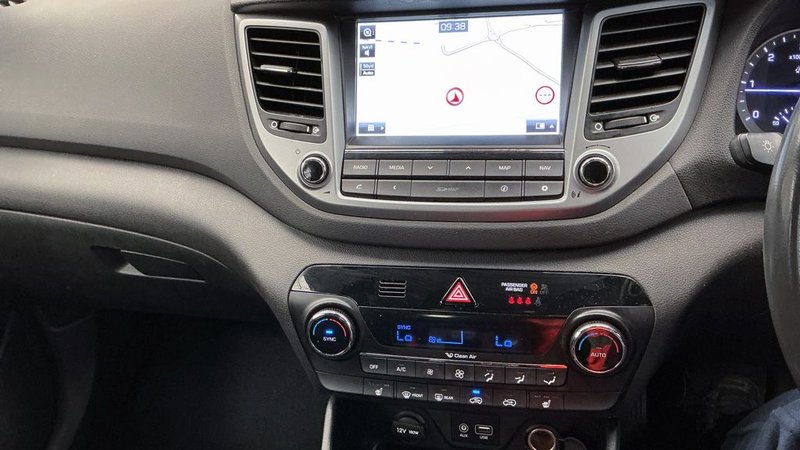 2016 Hyundai Tucson in black — photo 13 of 27