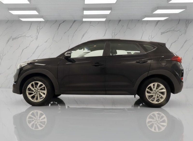 2016 Hyundai Tucson in black — photo 7 of 27