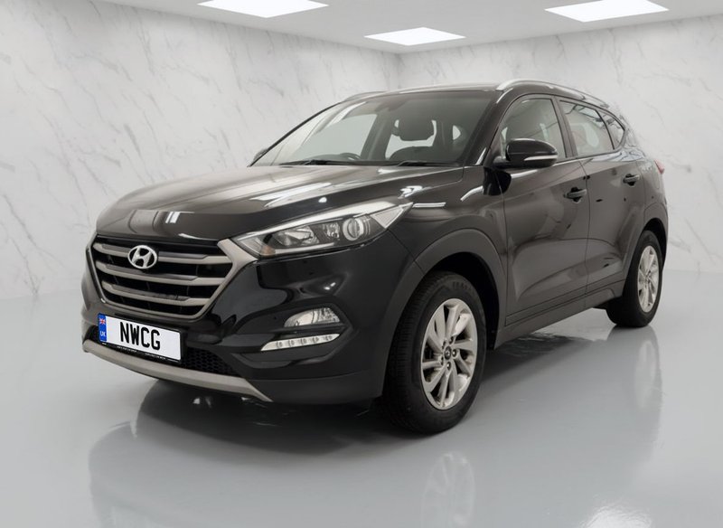 2016 Hyundai Tucson in black — photo 3 of 27