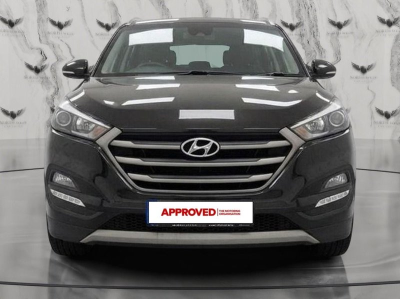 2016 Hyundai Tucson in black — photo 2 of 14