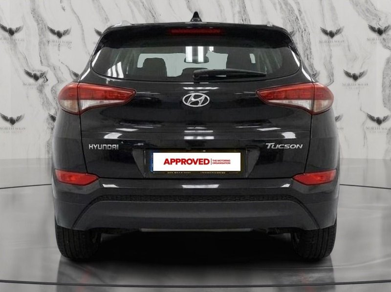 2016 Hyundai Tucson in black — photo 5 of 14