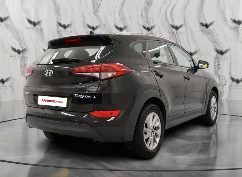 2016 Hyundai Tucson in black — photo 6 of 14