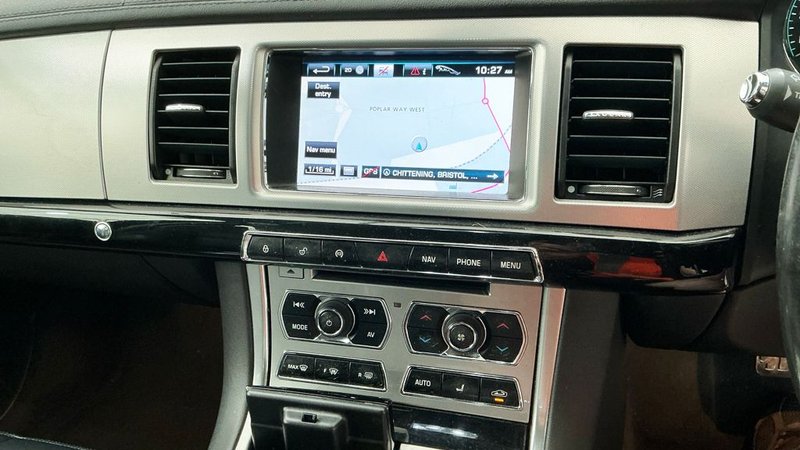 2013 Jaguar XF in grey — photo 7 of 11