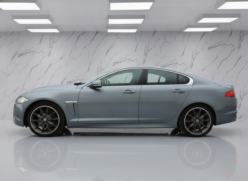 2013 Jaguar XF in grey — photo 5 of 11