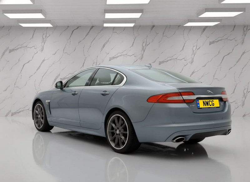 2013 Jaguar XF in grey — photo 3 of 11