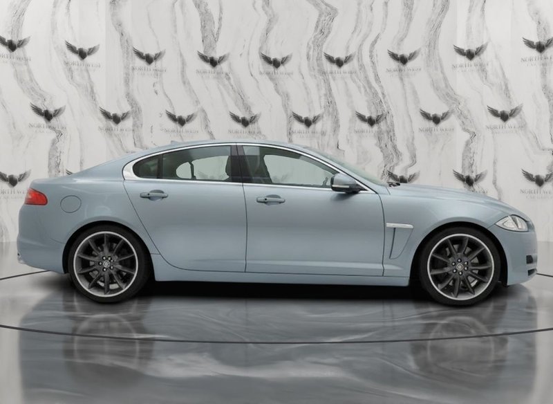 2013 Jaguar XF in grey — photo 6 of 14