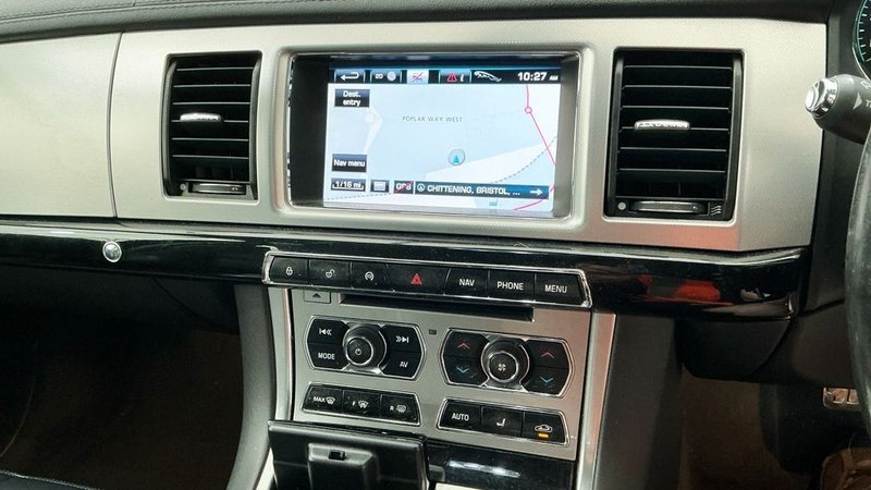2013 Jaguar XF in grey — photo 7 of 14