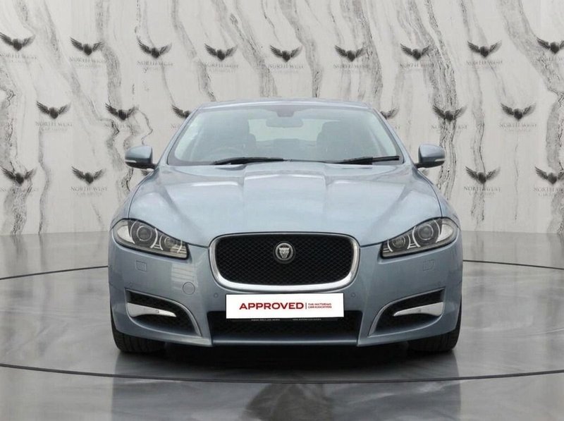 2013 Jaguar XF in grey — photo 13 of 14