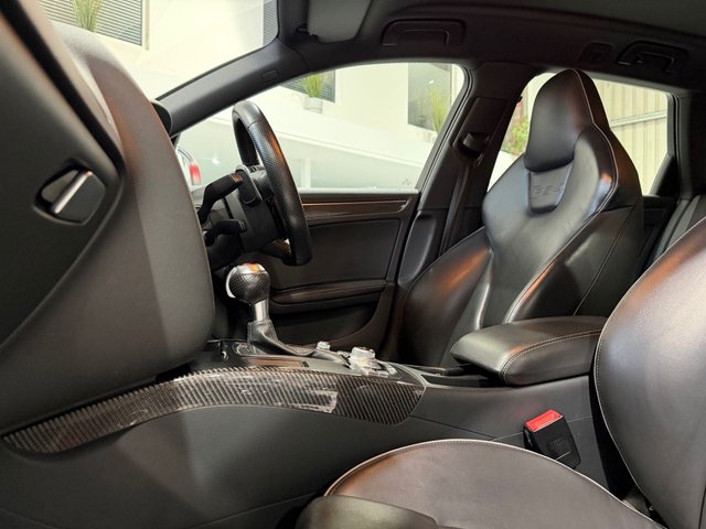 View our AUDI RS4 AVANT
