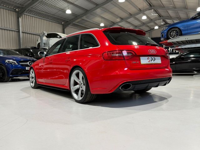 View our AUDI RS4 AVANT