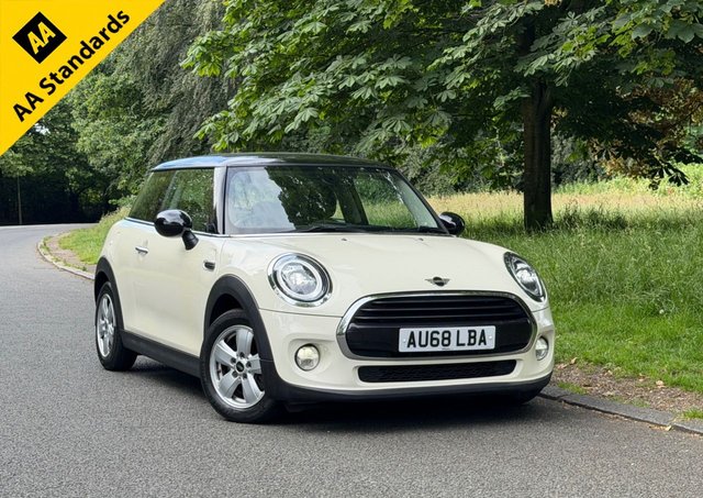 View our MINI Hatch 1.5 Cooper Classic Hatchback 3dr Petrol Manual Euro 6 (s/s) (136 ps)