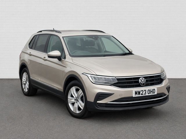 View our Volkswagen Tiguan 1.5 TSI Life SUV 5dr Petrol Manual Euro 6 (s/s) (150 ps)