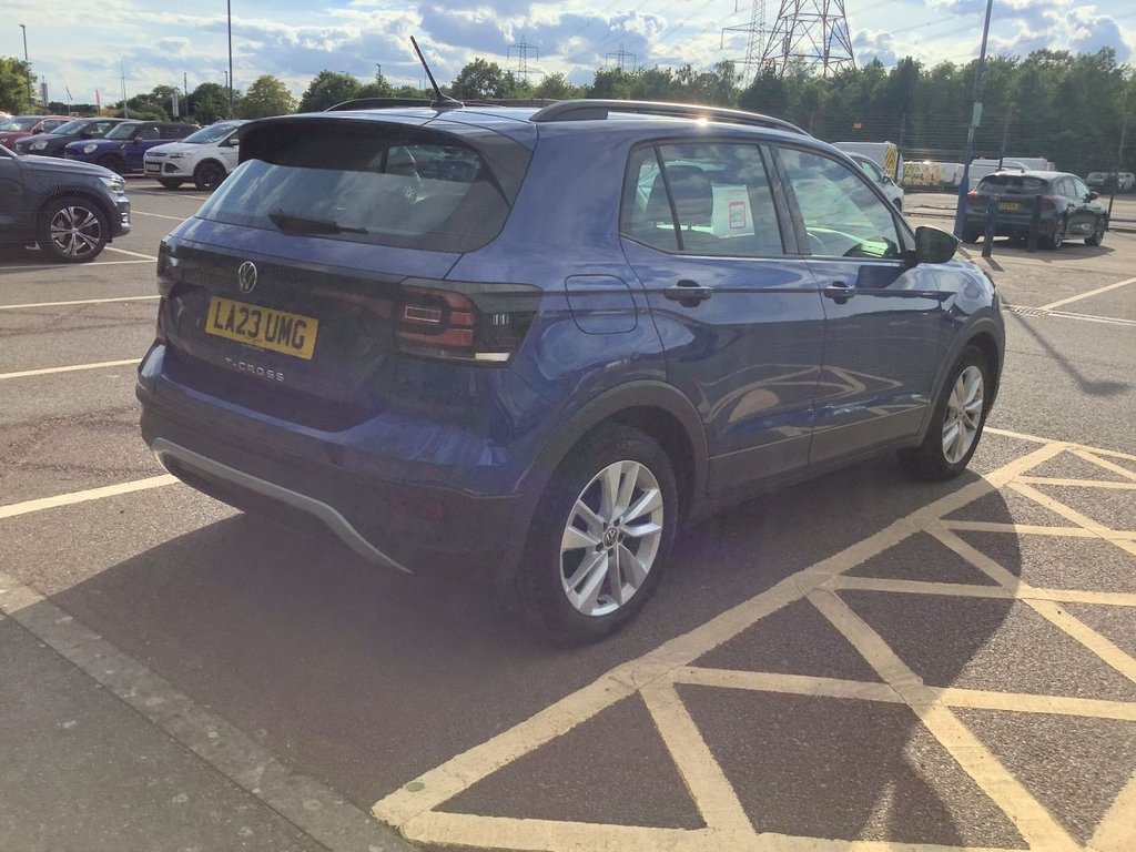 2023 Volkswagen T-Cross — image 4