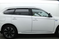 USED 2017 67 MITSUBISHI OUTLANDER 2.0h 12kWh 4h SUV 5dr Petrol Plug-in Hybrid CVT 4WD Euro 6 (s/s) (200 ps) ***FULL SERVICE HISTORY, 2 KEYS***