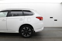 USED 2017 67 MITSUBISHI OUTLANDER 2.0h 12kWh 4h SUV 5dr Petrol Plug-in Hybrid CVT 4WD Euro 6 (s/s) (200 ps) ***FULL SERVICE HISTORY, 2 KEYS***