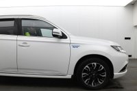 USED 2017 67 MITSUBISHI OUTLANDER 2.0h 12kWh 4h SUV 5dr Petrol Plug-in Hybrid CVT 4WD Euro 6 (s/s) (200 ps) ***FULL SERVICE HISTORY, 2 KEYS***