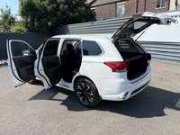 USED 2017 67 MITSUBISHI OUTLANDER 2.0h 12kWh 4h SUV 5dr Petrol Plug-in Hybrid CVT 4WD Euro 6 (s/s) (200 ps) ***FULL SERVICE HISTORY, 2 KEYS***