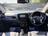 USED 2017 67 MITSUBISHI OUTLANDER 2.0h 12kWh 4h SUV 5dr Petrol Plug-in Hybrid CVT 4WD Euro 6 (s/s) (200 ps) ***FULL SERVICE HISTORY, 2 KEYS***