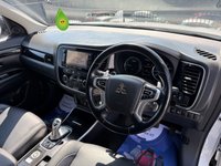 USED 2017 67 MITSUBISHI OUTLANDER 2.0h 12kWh 4h SUV 5dr Petrol Plug-in Hybrid CVT 4WD Euro 6 (s/s) (200 ps) ***FULL SERVICE HISTORY, 2 KEYS***