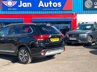 USED 2020 70 MITSUBISHI OUTLANDER 2.0 MIVEC Exceed CVT 4WD Euro 6 (s/s) 5dr Nav+Leather+360Cam+Auto+7seats