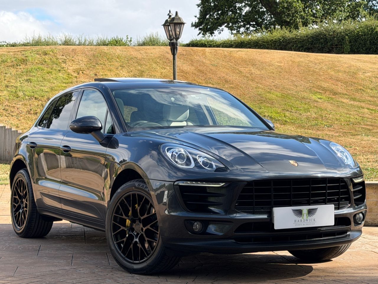 2017 Porsche Macan