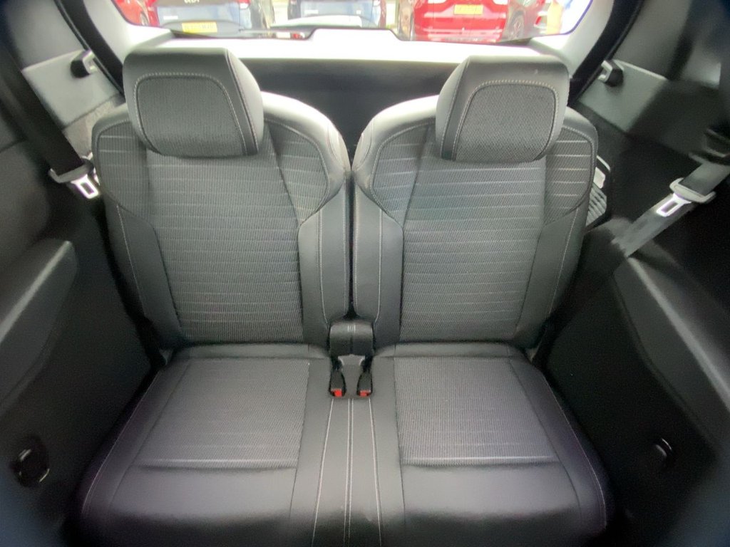 USED 2025 75 PEUGEOT E-5008 73kWh Allure SUV 5dr Electric Auto (210 ps) 