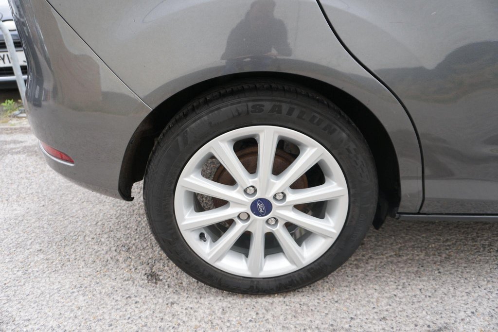 USED 2015 65 FORD B-MAX 1.0T EcoBoost Titanium Euro 5 (s/s) 5dr AUTOMATIC Â£35 ROAD TAX