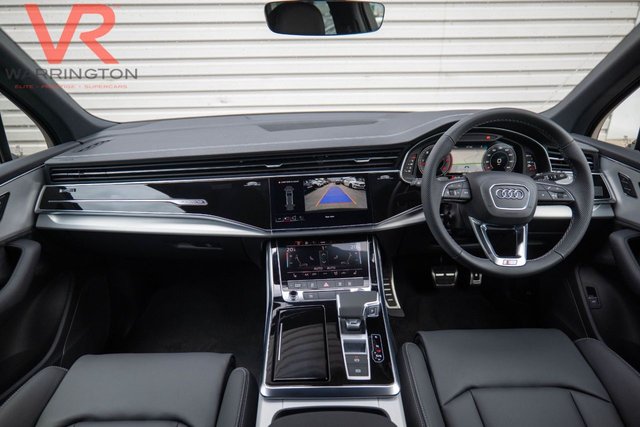 View our AUDI Q7