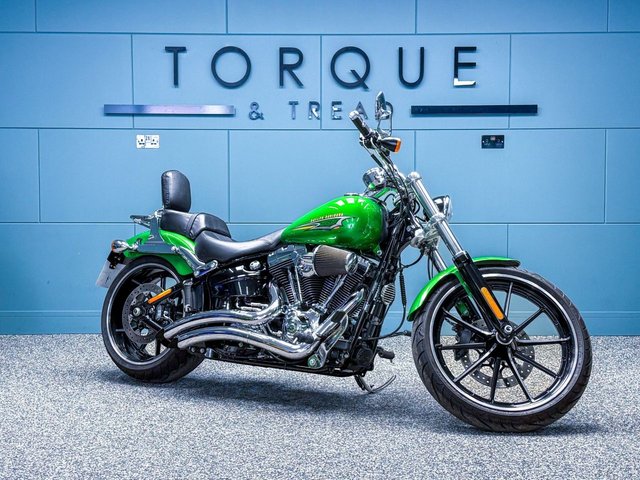 2015 15 Harley-Davidson Softail 1690 FXSB Breakout Radioactive Green