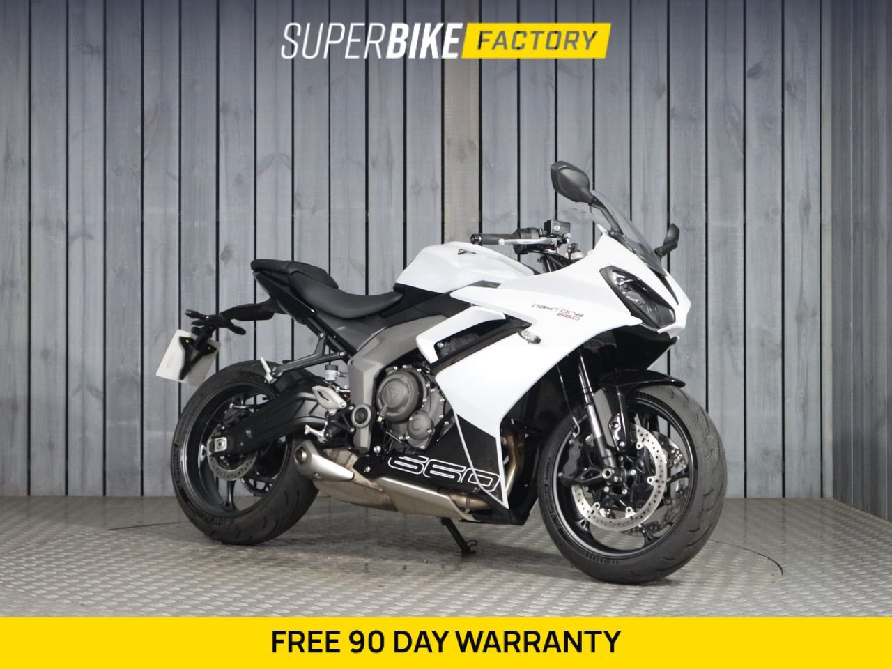 TRIUMPH DAYTONA 660