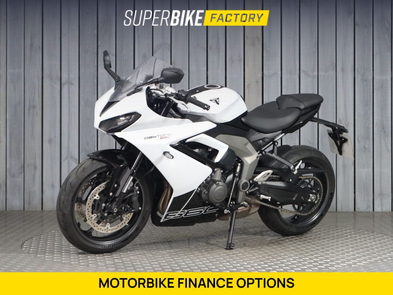 TRIUMPH DAYTONA 660