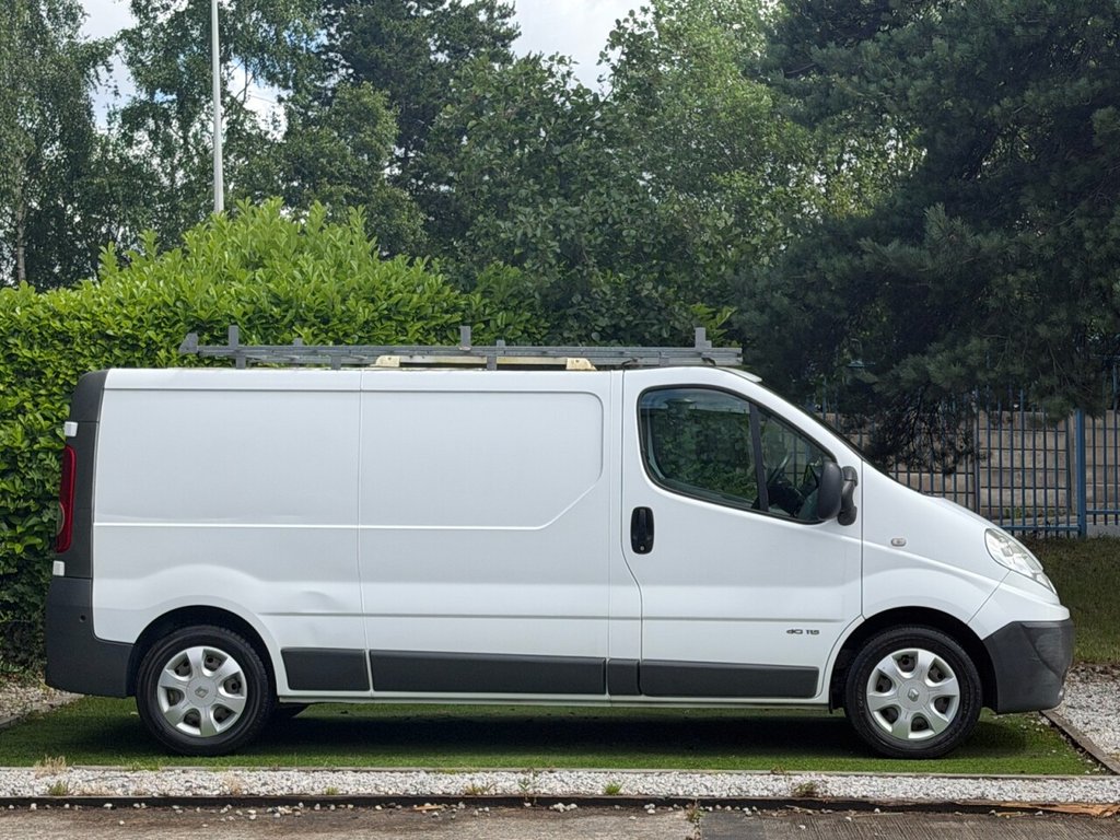 USED 2013 13 RENAULT TRAFIC 2.0 dCi LL29 Panel Van 3dr Diesel Manual L3 H1 (198 g/km, 115 bhp) SAT NAV, LOW MILES, 2 KEYS